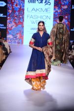 Model walks the ramp for Gaurang Show at Lakme Fashion Week 2015 Day 2 on 19th March 2015 (13)_550c04beab440.JPG