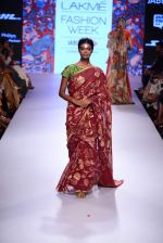 Model walks the ramp for Gaurang Show at Lakme Fashion Week 2015 Day 2 on 19th March 2015 (135)_550c053a4c1c5.JPG