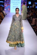 Model walks the ramp for Gaurang Show at Lakme Fashion Week 2015 Day 2 on 19th March 2015 (79)_550c0505c5595.JPG