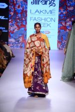 Model walks the ramp for Gaurang Show at Lakme Fashion Week 2015 Day 2 on 19th March 2015 (81)_550c05075e229.JPG