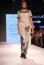 Model walks the ramp for Mayank and Shraddha Nigam Show at Lakme Fashion Week 2015 Day 2 on 19th March 2015 (15)_550c06b1ae9cd.JPG