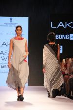 Model walks the ramp for Mayank and Shraddha Nigam Show at Lakme Fashion Week 2015 Day 2 on 19th March 2015 (9)_550c06a5c1aae.JPG