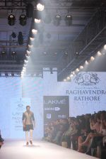Ritesh Deshmukh walks the ramp for Raghavendra Rathore Show at Lakme Fashion Week 2015 Day 2 on 19th March 2015 (2)_550c0aa778a47.JPG
