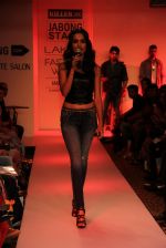 Sarah Jane Dias walks the ramp for Killer and Easies Show at Lakme Fashion Week 2015 Day 2 on 19th March 2015 (2)_550c05fd05875.JPG