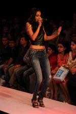 Sarah Jane Dias walks the ramp for Killer and Easies Show at Lakme Fashion Week 2015 Day 2 on 19th March 2015 (315)_550c06ce55a6e.JPG
