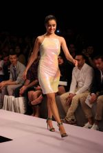 Shraddha Kapoor walks the ramp for Jabong Presents Miss Bennett London Show at Lakme Fashion Week 2015 Day 2 on 19th March 2015 (5)_550c132620625.JPG