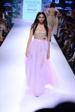Model walk the ramp for Arpita Mehta Show at Lakme Fashion Week 2015 Day 4 on 21st March 2015 (121)_550ec68a66a37.JPG