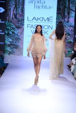 Model walk the ramp for Arpita Mehta Show at Lakme Fashion Week 2015 Day 4 on 21st March 2015 (75)_550ec60b15b74.JPG