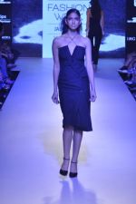 Model walk the ramp for DRVV Show at Lakme Fashion Week 2015 Day 3 on 20th March 2015 (51)_550e8ce61e016.JPG