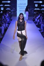 Model walk the ramp for DRVV Show at Lakme Fashion Week 2015 Day 3 on 20th March 2015 (92)_550e8e5c77d52.JPG