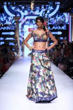 Model walk the ramp for Suneet Varma Show at Lakme Fashion Week 2015 Day 4 on 21st March 2015 (104)_550ea88544689.JPG