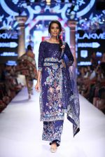 Model walk the ramp for Suneet Varma Show at Lakme Fashion Week 2015 Day 4 on 21st March 2015 (115)_550ea89905633.JPG