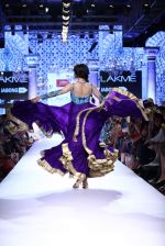 Model walk the ramp for Suneet Varma Show at Lakme Fashion Week 2015 Day 4 on 21st March 2015 (155)_550ea8f1a74ee.JPG