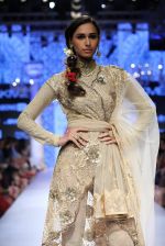 Model walk the ramp for Suneet Varma Show at Lakme Fashion Week 2015 Day 4 on 21st March 2015 (173)_550ea92ab1043.JPG