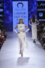 Model walk the ramp for Valliyan by Nitya Show at Lakme Fashion Week 2015 Day 3 on 20th March 2015 (95)_550e8df3efd5d.JPG