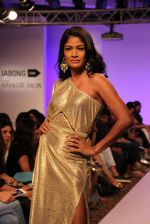 Carol Gracias walk the ramp for Vernadah Show at Lakme Fashion Week 2015 Day 5 on 22nd March 2015 (97)_550ff58f17a93.jpg