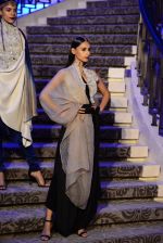 Model walk the ramp for Anamika Khanna Grand Finale Show at Lakme Fashion Week 2015 Day 5 on 22nd March 2015  (160)_550fe15589b76.JPG