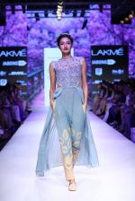 Model walk the ramp for Kunal Anil Tanna Show at Lakme Fashion Week 2015 Day 5 on 22nd March 2015 (24)_550fdc0892c8d.JPG