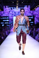 Model walk the ramp for Kunal Anil Tanna Show at Lakme Fashion Week 2015 Day 5 on 22nd March 2015 (29)_550fdc12f197a.JPG