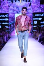 Model walk the ramp for Kunal Anil Tanna Show at Lakme Fashion Week 2015 Day 5 on 22nd March 2015 (34)_550fdc1bd8eb2.JPG