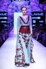 Model walk the ramp for Kunal Anil Tanna Show at Lakme Fashion Week 2015 Day 5 on 22nd March 2015 (39)_550fdc240c762.JPG