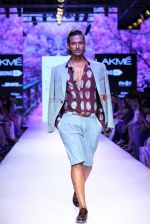 Model walk the ramp for Kunal Anil Tanna Show at Lakme Fashion Week 2015 Day 5 on 22nd March 2015 (44)_550fdc2c5245c.JPG