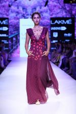 Model walk the ramp for Kunal Anil Tanna Show at Lakme Fashion Week 2015 Day 5 on 22nd March 2015 (59)_550fdc4703f15.JPG