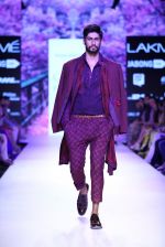 Model walk the ramp for Kunal Anil Tanna Show at Lakme Fashion Week 2015 Day 5 on 22nd March 2015 (71)_550fdc600248e.JPG