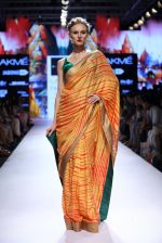 Model walk the ramp for Mandira Bedi Show at Lakme Fashion Week 2015 Day 5 on 22nd March 2015 (73)_550fdb6b0a358.JPG
