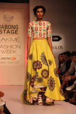 Model walk the ramp for Neha Aggarwal Show at Lakme Fashion Week 2015 Day 5 on 22nd March 2015 (12)_550ff4fa04b52.JPG