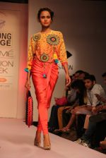 Model walk the ramp for Neha Aggarwal Show at Lakme Fashion Week 2015 Day 5 on 22nd March 2015 (40)_550ff52429c67.JPG