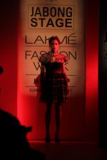 Model walk the ramp for Neha Aggarwal Show at Lakme Fashion Week 2015 Day 5 on 22nd March 2015 (5)_550ff4eda7fce.JPG