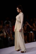 Model walk the ramp for Ridhi Mehra Show at Lakme Fashion Week 2015 Day 5 on 22nd March 2015 (46)_5510097c2586d.JPG