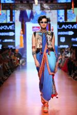 Model walk the ramp for Tarun Tahiliani Show at Lakme Fashion Week 2015 Day 5 on 22nd March 2015 (205)_550fdf16a5c77.JPG