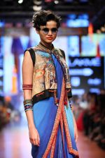 Model walk the ramp for Tarun Tahiliani Show at Lakme Fashion Week 2015 Day 5 on 22nd March 2015 (208)_550fdf1d13a21.JPG