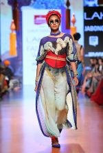 Model walk the ramp for Tarun Tahiliani Show at Lakme Fashion Week 2015 Day 5 on 22nd March 2015 (210)_550fdf1fc5d11.JPG