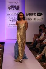 Model walk the ramp for Vernadah Show at Lakme Fashion Week 2015 Day 5 on 22nd March 2015 (11)_550ff5b4e9290.JPG