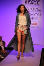 Model walk the ramp for Vernadah Show at Lakme Fashion Week 2015 Day 5 on 22nd March 2015 (16)_550ff5b951386.jpg