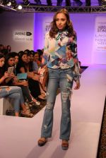 Model walk the ramp for Vernadah Show at Lakme Fashion Week 2015 Day 5 on 22nd March 2015 (38)_550ff5d7cfc5f.jpg