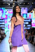 Model walk the ramp for Wendell Rodricks Show at Lakme Fashion Week 2015 Day 5 on 22nd March 2015 (192)_550fde89958d6.JPG