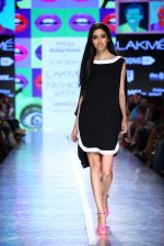 Model walk the ramp for Wendell Rodricks Show at Lakme Fashion Week 2015 Day 5 on 22nd March 2015 (195)_550fde8e8384f.JPG