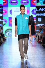 Model walk the ramp for Wendell Rodricks Show at Lakme Fashion Week 2015 Day 5 on 22nd March 2015 (201)_550fde99b4d44.JPG