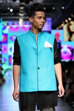 Model walk the ramp for Wendell Rodricks Show at Lakme Fashion Week 2015 Day 5 on 22nd March 2015 (205)_550fdea17d130.JPG