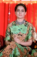 Kangana Ranaut at the press confrence & Poster launch of Flim Tanu Weds Manu Returns at Hotel Dusit Devrana in New Delhi on 23rd March 2015 (45)_55112f6c74355.JPG