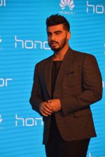  Arjun Kapoor launch honour 6 plus and honor  4X smartphone at tajplace in new delhi on 24th March 2015 (9)_551279f593ccc.jpg
