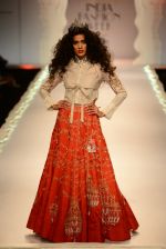Model walk the ramp for Anju Modi on day 1 of Amazon India Fashion Week on 25th March 2015 (247)_5513ce8d36433.JPG