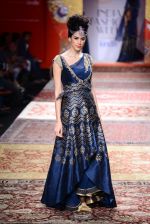 Model walk the ramp for JJ Valaya on day 1 of Amazon India Fashion Week on 25th March 2015 (224)_5513d03988cc3.JPG