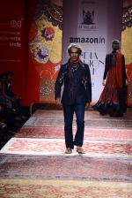 Model walk the ramp for JJ Valaya on day 1 of Amazon India Fashion Week on 25th March 2015 (269)_5513d0917a253.JPG