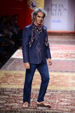 Model walk the ramp for JJ Valaya on day 1 of Amazon India Fashion Week on 25th March 2015 (275)_5513d09e41f58.JPG