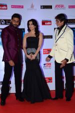 Abhishek Bachchan, Aishwarya Rai Bachchan, Amitabh Bachchan at HT Mumbai_s Most Stylish Awards 2015 in Mumbai on 26th March 2015 (1212)_551543b6855c3.JPG